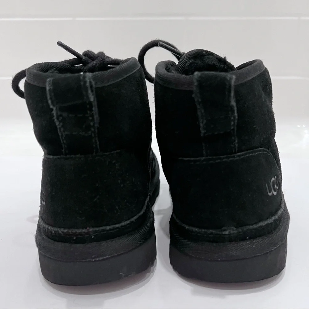 Ugg Neumel II Suede Boot Kids Black Chukka Wool Lining 1017320K Size 2